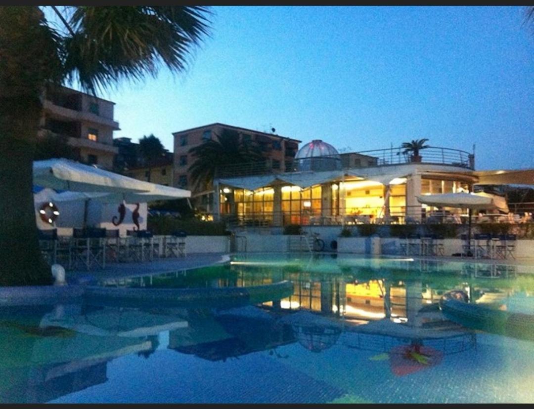 Albisola Bed And Breakfast Albisola Superiore Εξωτερικό φωτογραφία